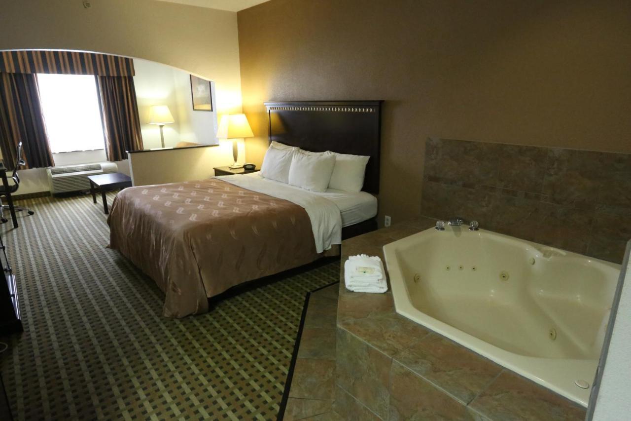 Quality Suites Burleson - Ft Worth المظهر الخارجي الصورة
