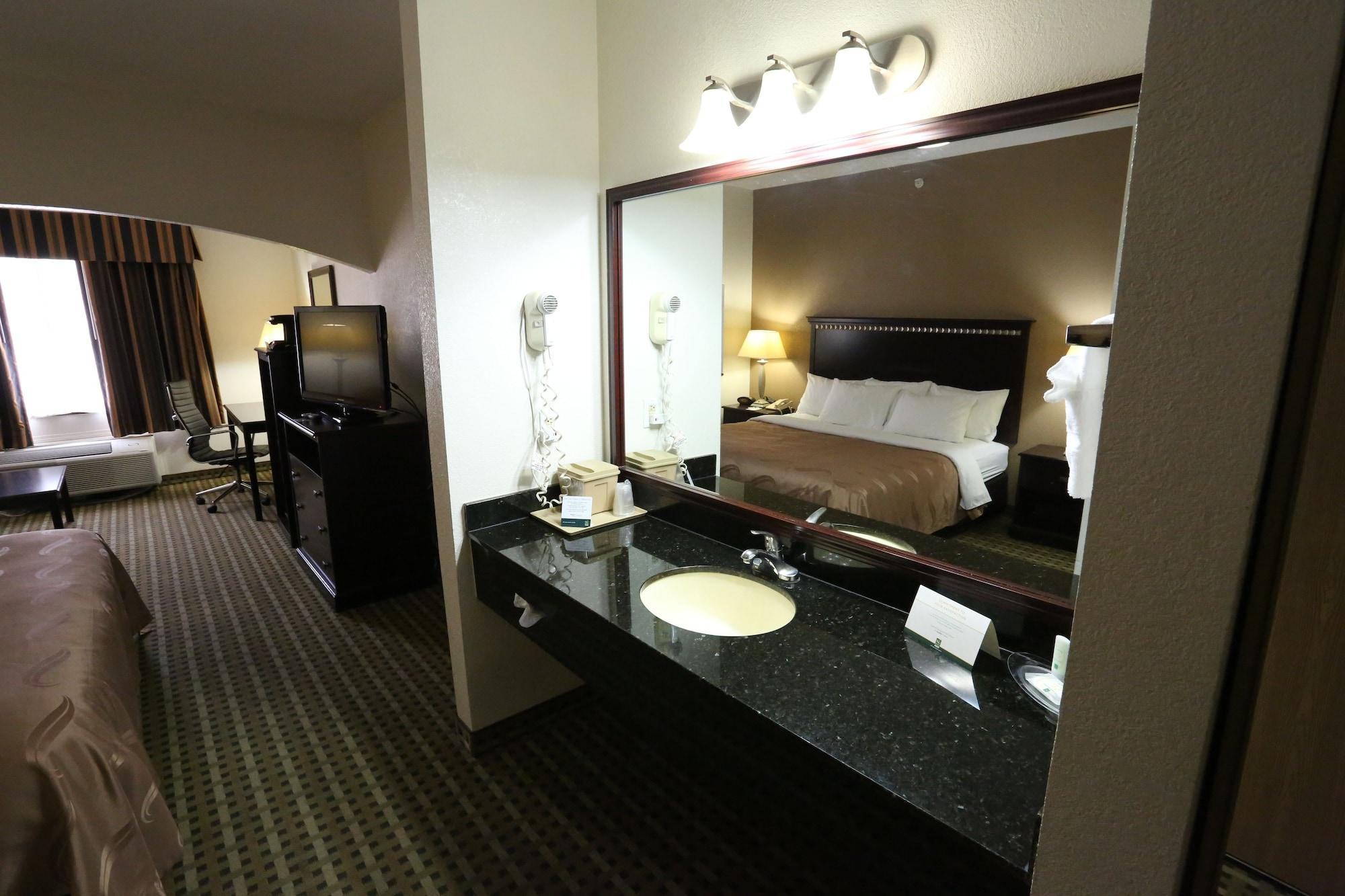 Quality Suites Burleson - Ft Worth المظهر الخارجي الصورة