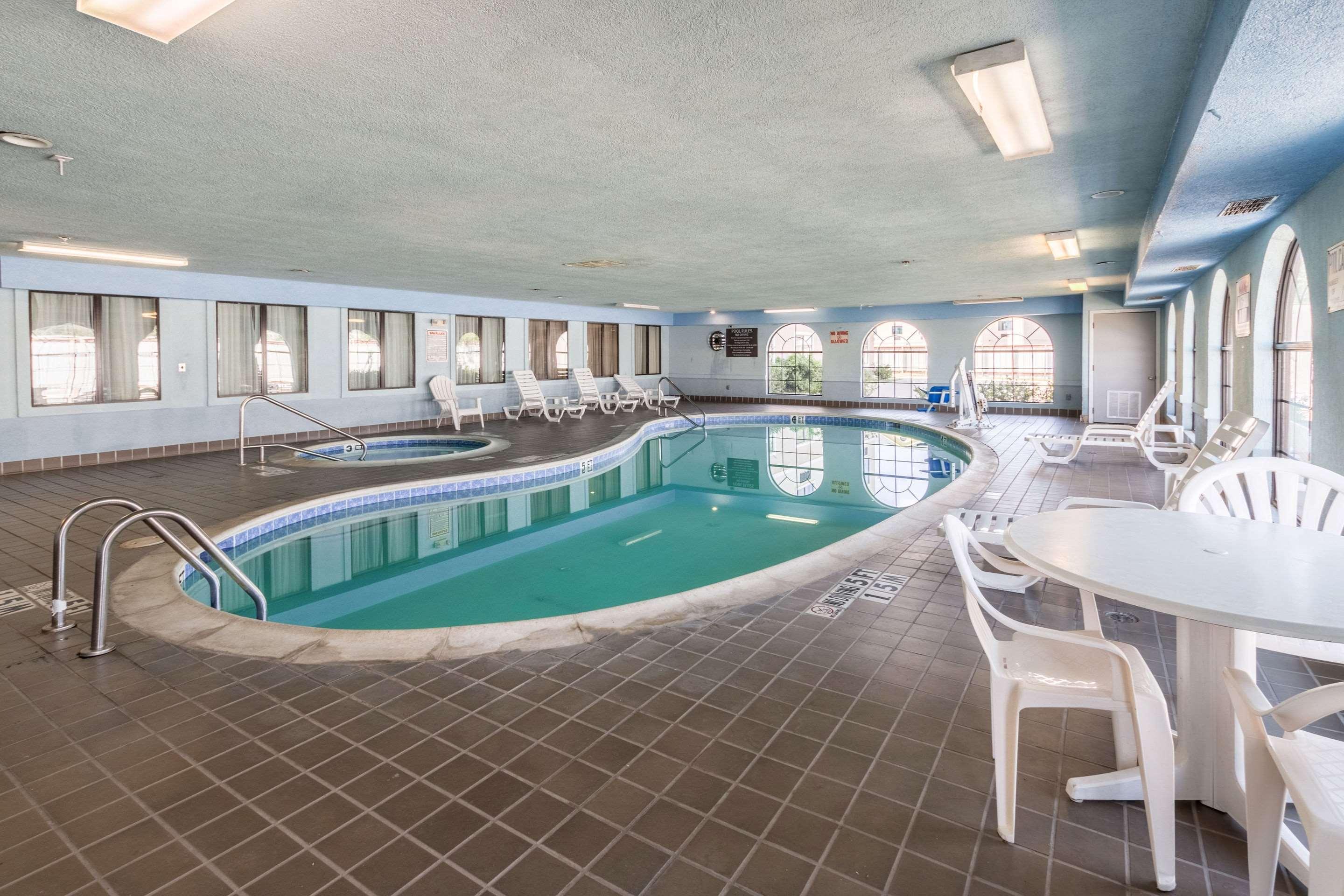 Quality Suites Burleson - Ft Worth المظهر الخارجي الصورة