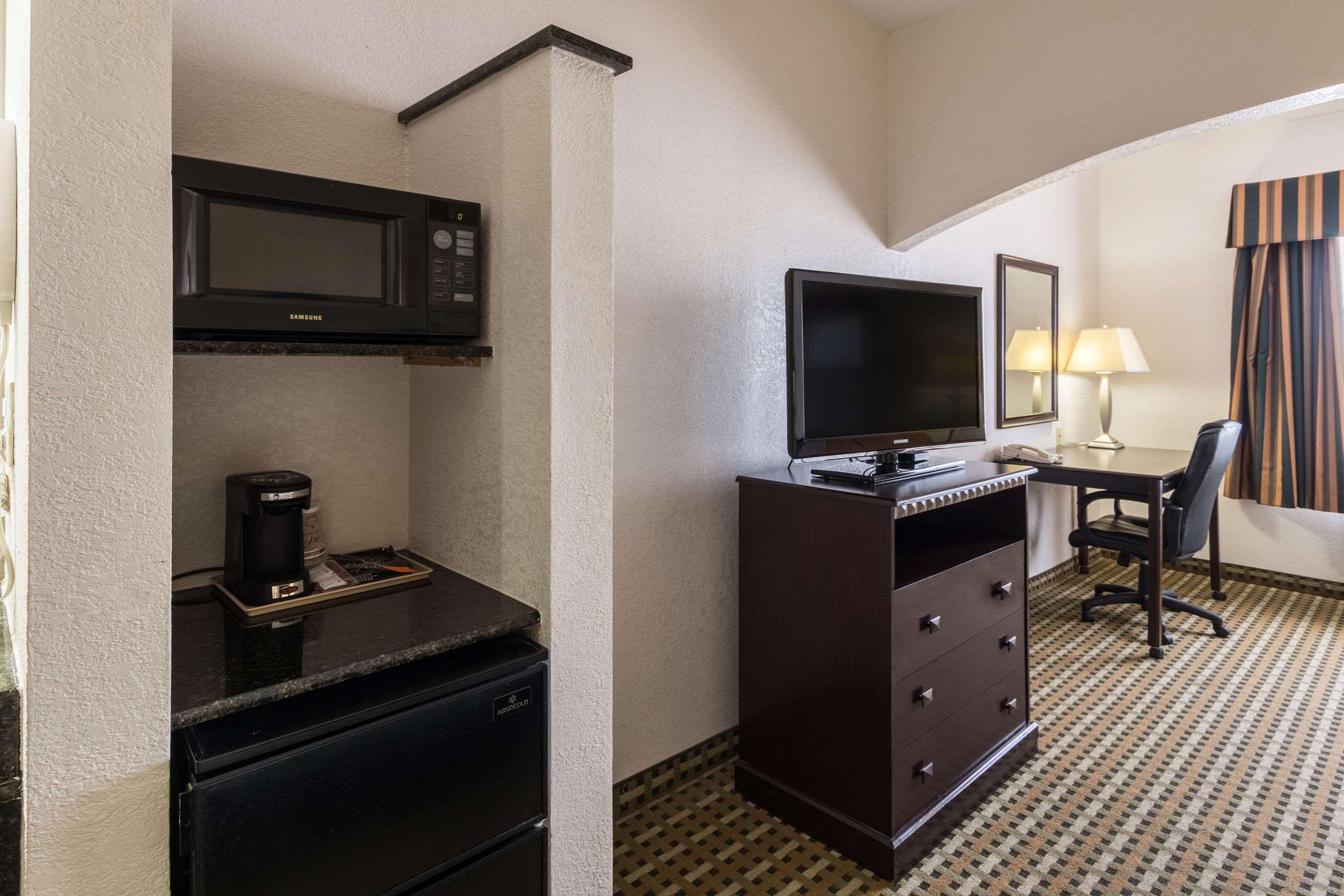 Quality Suites Burleson - Ft Worth المظهر الخارجي الصورة