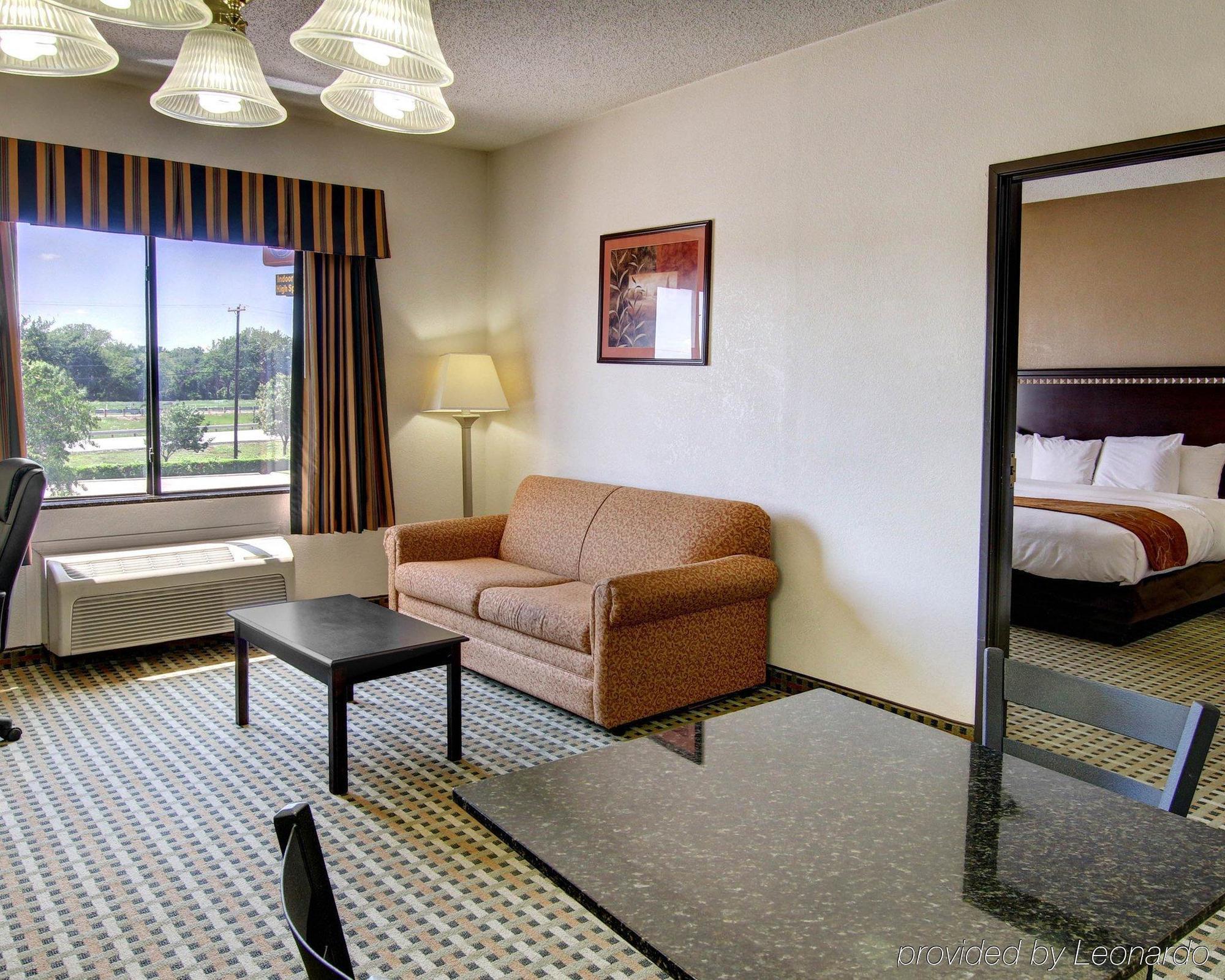 Quality Suites Burleson - Ft Worth المظهر الخارجي الصورة